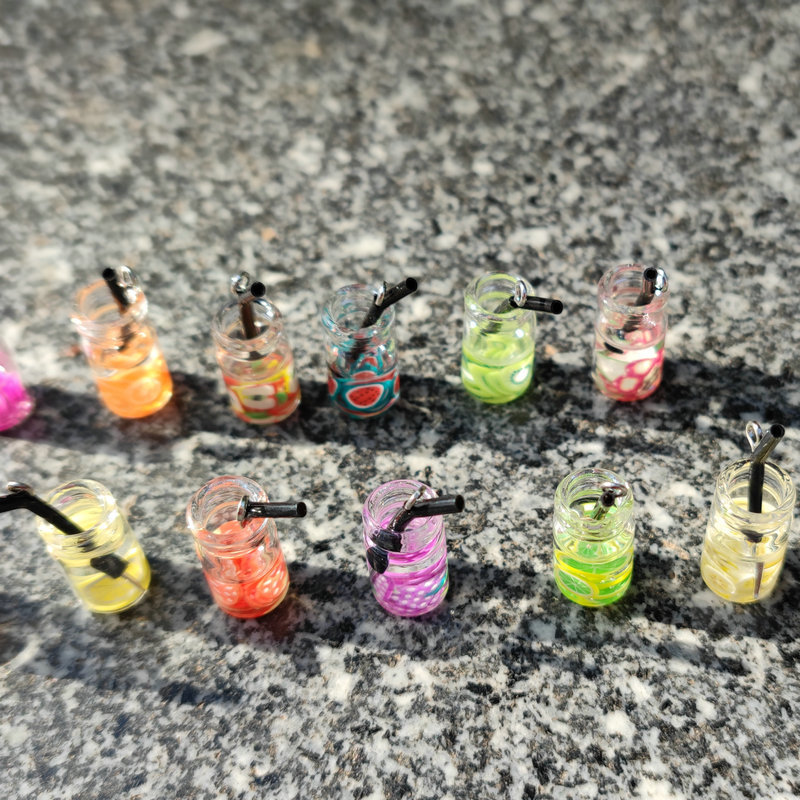 Nuevo color mezclado fruta leche té bebida botella DIY teléfono móvil Shell eardrops pendientes material Resina accesorios de la joyería