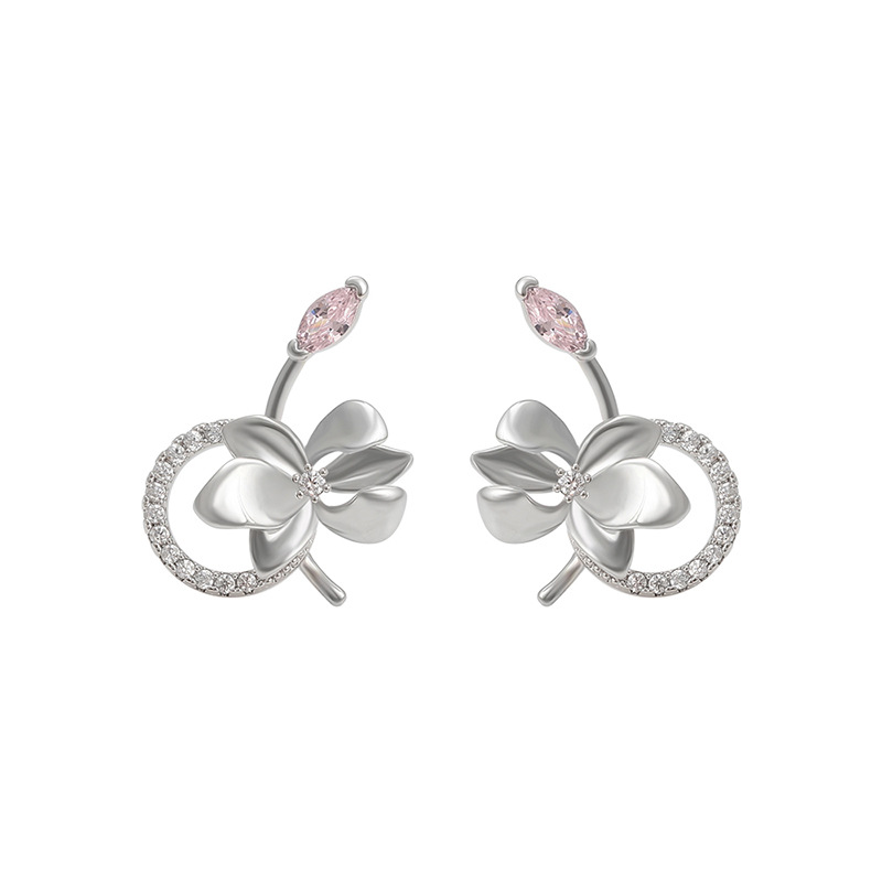 Xuping serie de flores de estilo colorido círculo geométrico pernos de aleación de cobre chapado blanco lujoso atmósfera ligera auriculares japoneses y coreanos