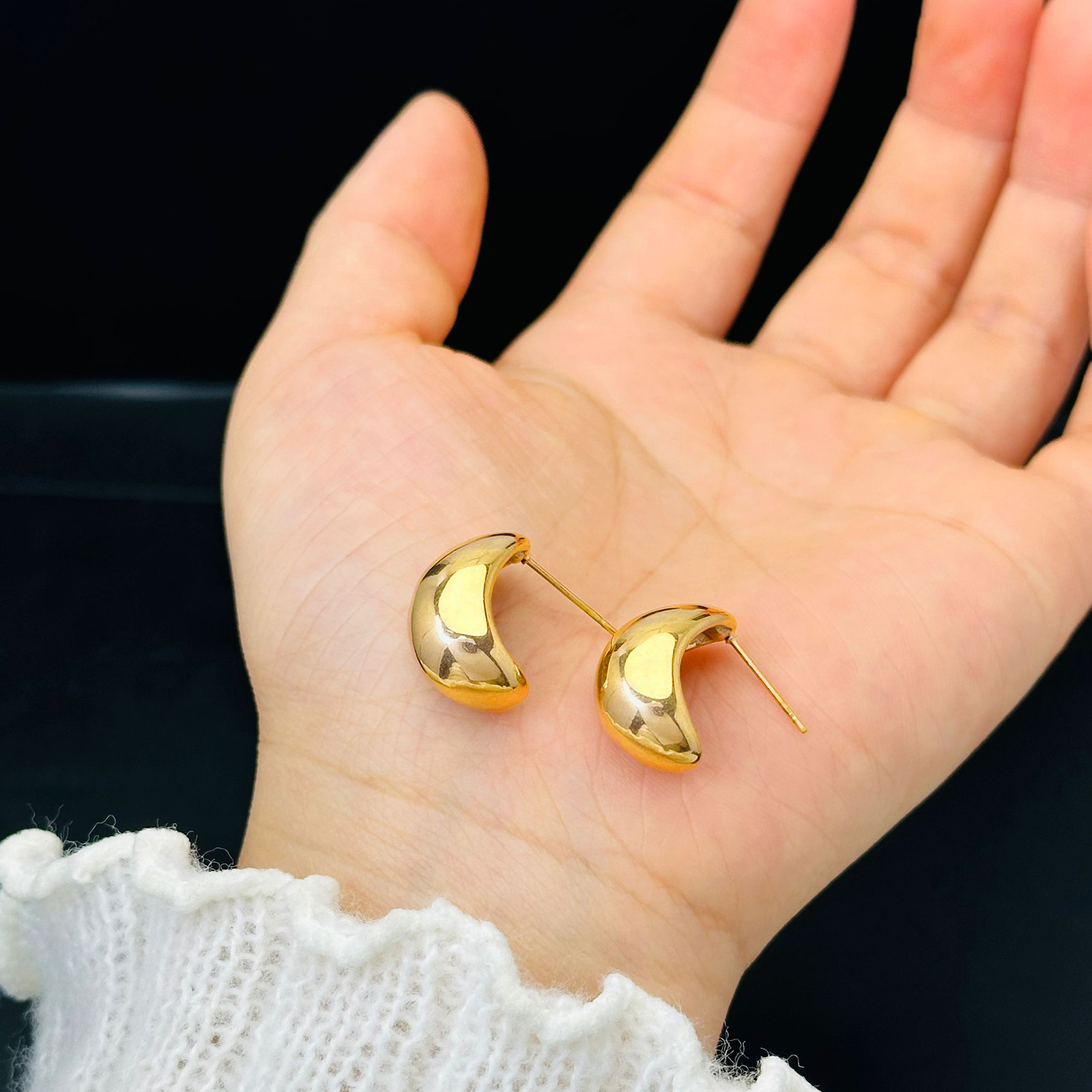 Europa, América y Corea del Norte titanio acero pernos de aretes retro estilo de Hong Kong aretes de aretes de aretes de geometría de alta calidad para mujeres joyas exageradas