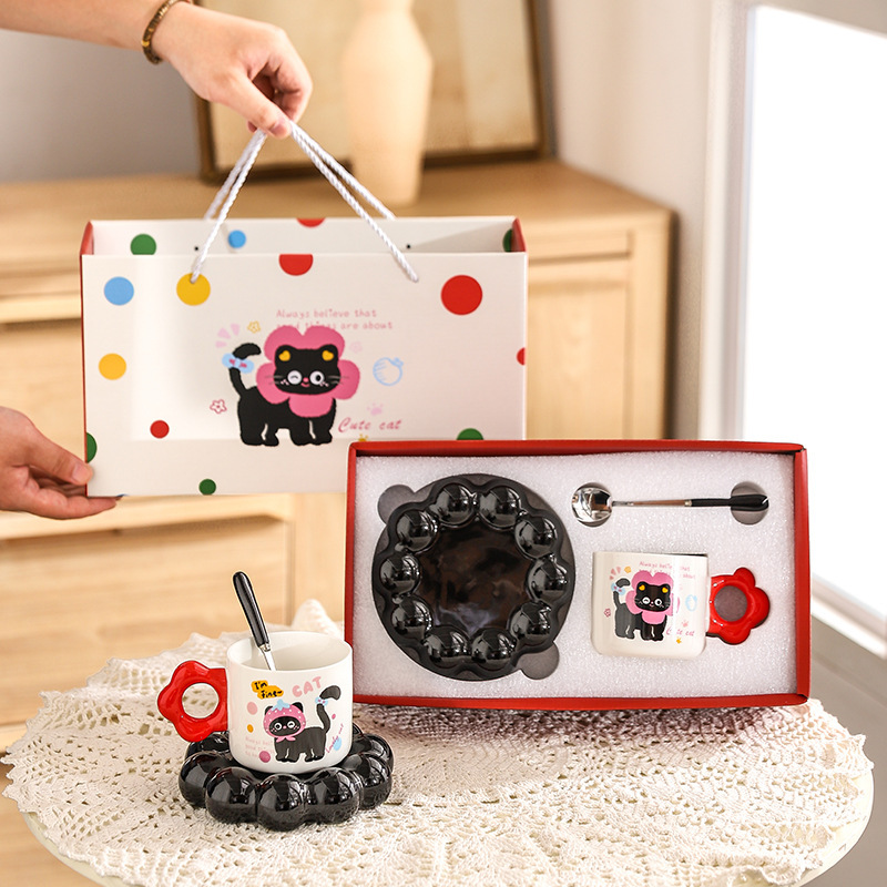 Cats adorable ceramic coffee cup and saucer accompanying gift to send friends, girlfriends, high-value water cups, lovers pair gifts