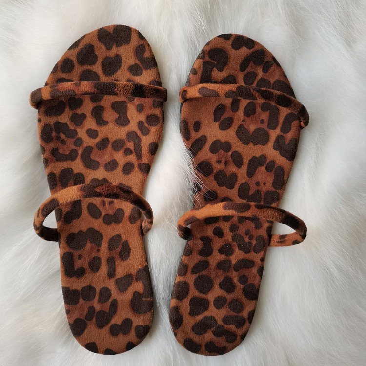 2021 New European and American fashion slippers, women's flat flip-flops, leopard print one-piece flip-flops, women's export large size wholesale undefined