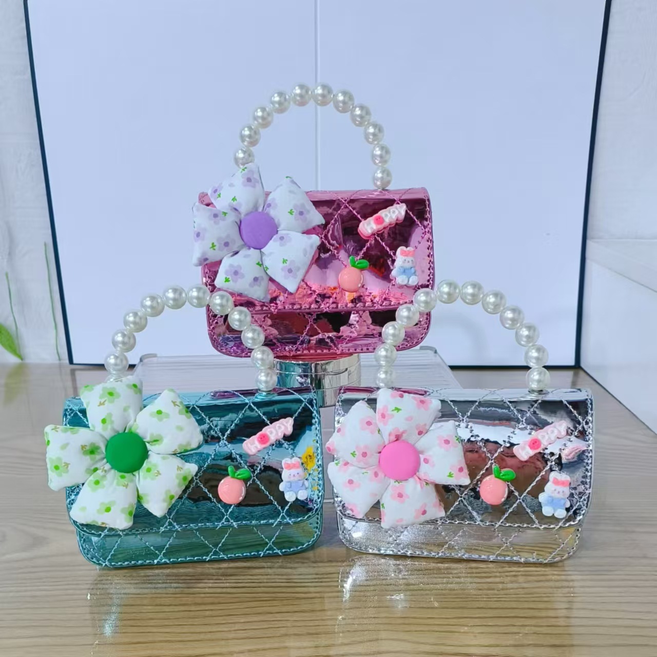 Bolso de perla para niña, bolso de mensajero, monedero para niña, flor de fragancia láser, bolso para niños, cadena, bolso cuadrado pequeño