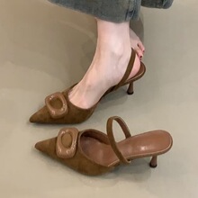 ��ʽ��ͷ��ͷ��Ь�ļ��¿�һ�ִ�ǳ��ϸ���߸�Ь��������������Ь