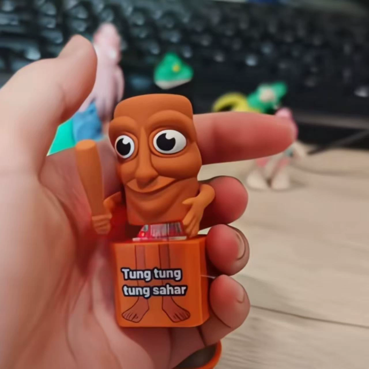 Новый продукт: подвеска-кукла TungTungTung в виде фигуры акулы, модель деревянного человечка из "Горы и моря" боевых искусств