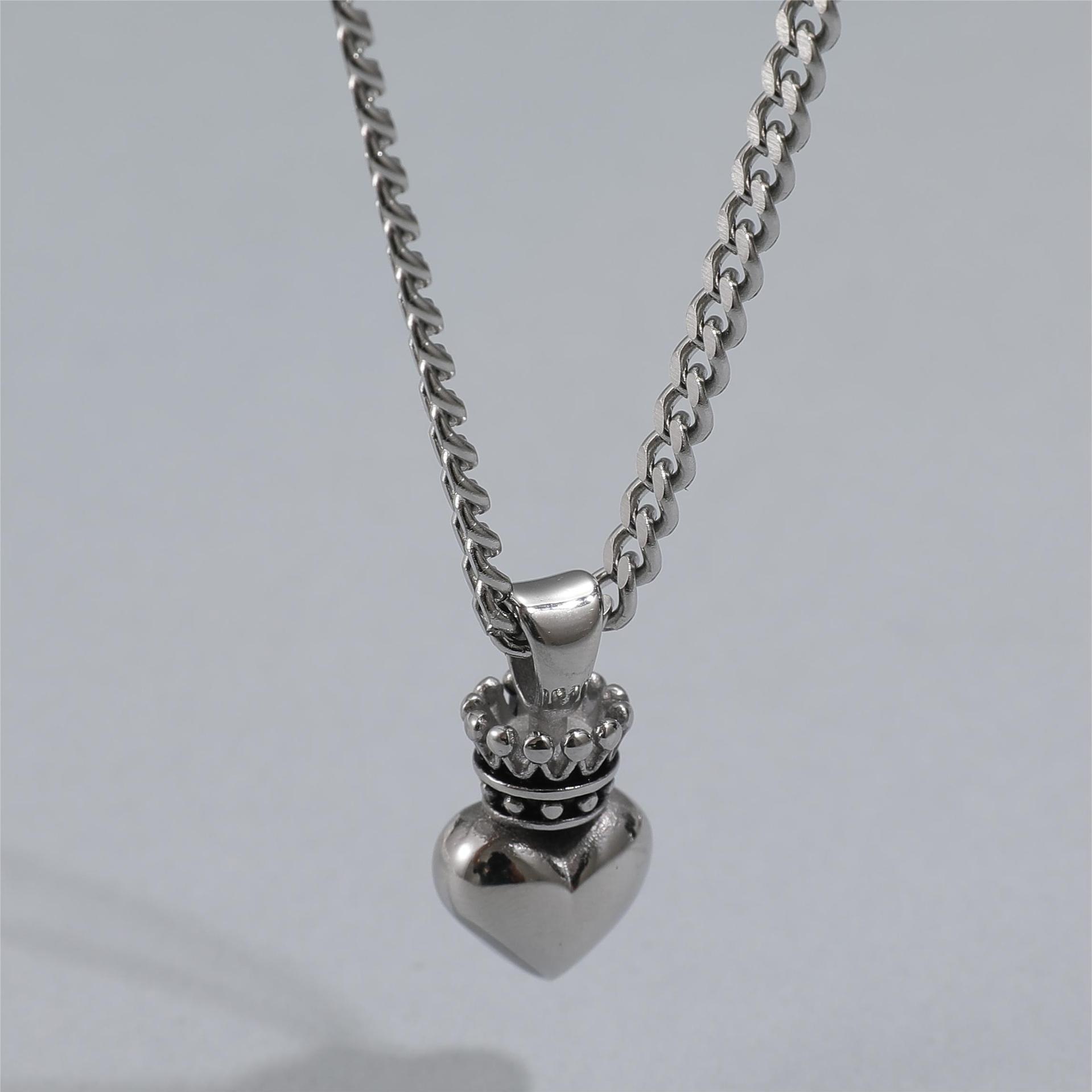 Hip-hop Heart Shape Crown Titanium Steel Pendant Necklace display picture 2