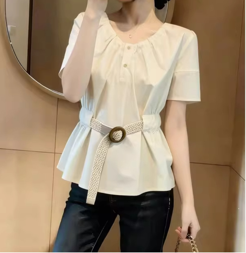 Áo sơ mi nữ tay ngắn thiết kế nếp gấp thắt eo, phối màu trắng ngà — màu trắng ngà chi tiết 1