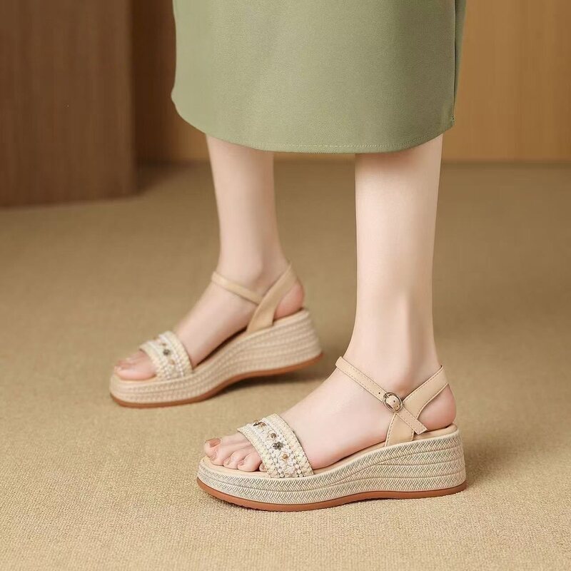 Bohemian French-style sandals with a 6CM height increase, beach sandals, 2026 new summer model, one-strap low-heeled mom shoes Bohemian French-style sandals with a 6CM height increase, beach sandals, 2026 new summer model, one-strap low-heeled mom shoes
