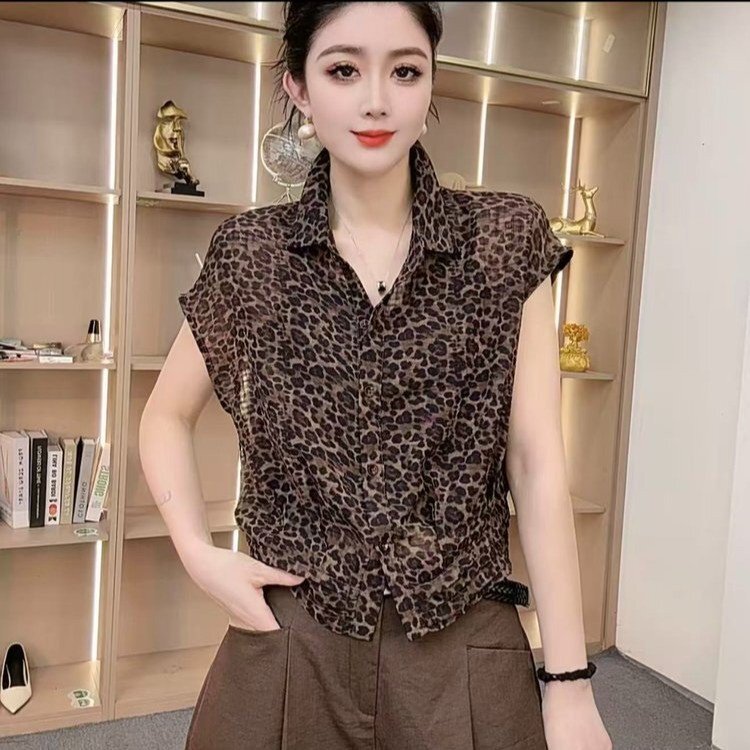 Dropshipping Leopard Print Chiffon Shirt for Women, Loose Fit, Slimming, Polo Collar, Sleeveless, Plus Size, Stylish, Breathable Top Dropshipping Leopard Print Chiffon Shirt for Women, Loose Fit, Slimming, Polo Collar, Sleeveless, Plus Size, Stylish, Breathable Top