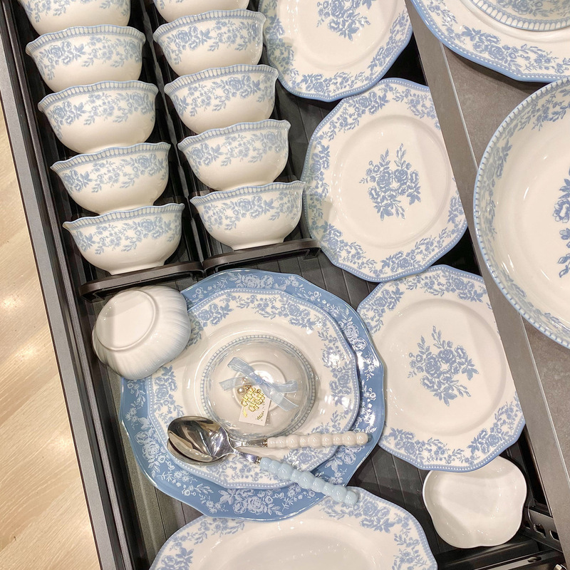 Retro Blue Floral Dish Set Household Ceramic Dishes and Tableware New Rice Bowl Noodle Soup Bowl Deep Plate Design Retro Blue Floral Dish Set Household Ceramic Dishes and Tableware New Rice Bowl Noodle Soup Bowl Deep Plate Design