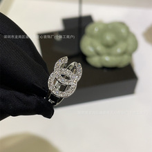 ʵ�ľ���С����ָʱ�м�Լ�ٴ��˫CŮָ����Ʒ������������