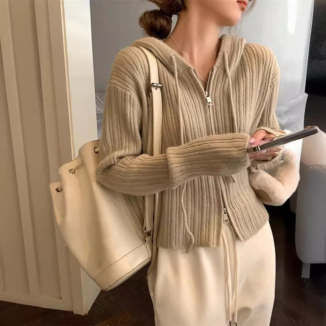 Autumn cardigan with zipper with hood