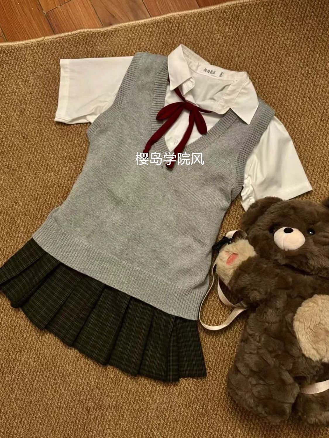 Autumn and Summer New College Uniform Sweater Pullover Vest Versatile Girl Rad Knitwear Pleated Skirt Suit for Women