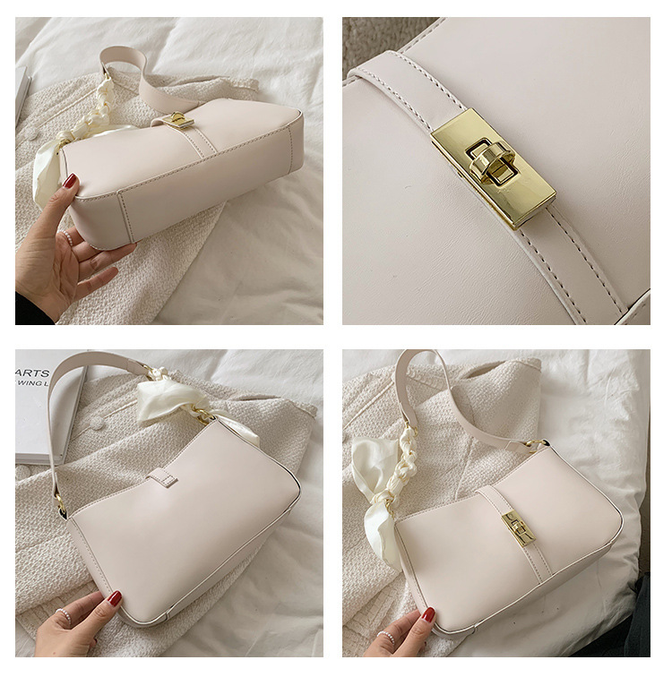 Conception D'été Sac De 2021 Nouvelles Femmes De Mode D'été Simplicité Soie Écharpe Messenger Sac Portable Plissée Petit Sac Carré display picture 2