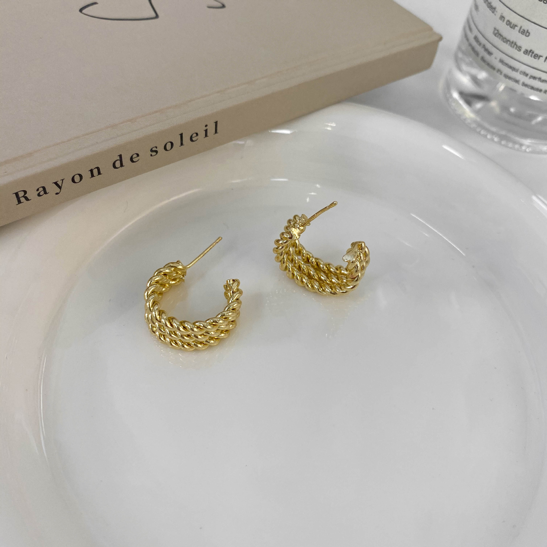 Coreano Fritto Pasta Twists Premium Cerchio Donne Nuovo Moda Yiwu Design Personalizzato Orecchini Gioielli_voghion.com