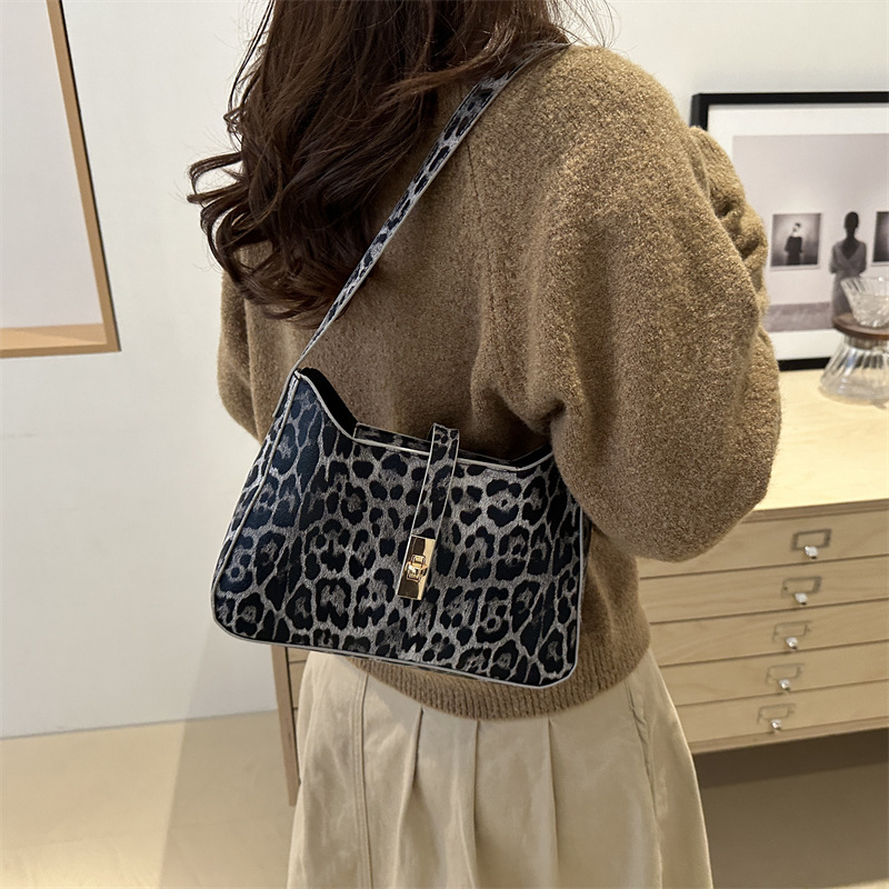 Bolso de leopardo de alto valor de cara nicho para mujeres 2024 nuevo popular bolso de brazo de hombro de estilo caliente bolso de mano