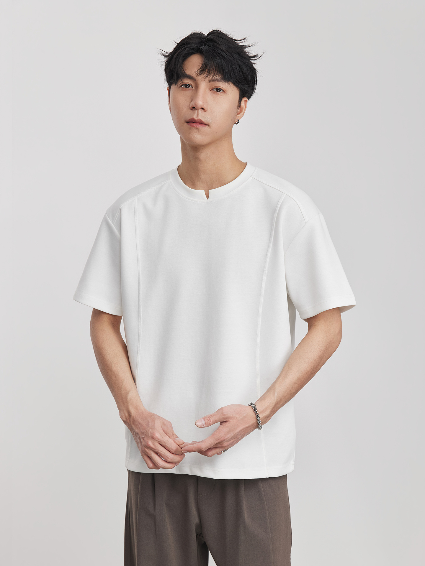 Áo thun nam cổ tròn dáng rộng cotton dày 260g — đen
