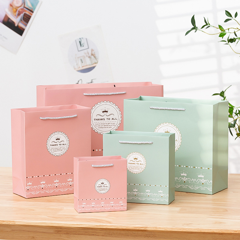 Hand gift handbag gift bag green small clear paper bag holiday gift packaging bag large clothing bag spot Hand gift handbag gift bag green small clear paper bag holiday gift packaging bag large clothing bag spot