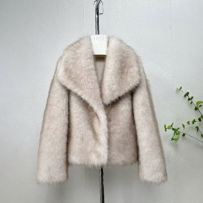 2024 New Style Imitation Fox Fur Short Fur Coat for Women with Lapel Collar, Warm and Fashionable for Autumn and Winter