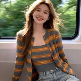 小个子条纹撞色背心两件套上衣女早春季绝美巨好看的长袖针织开衫