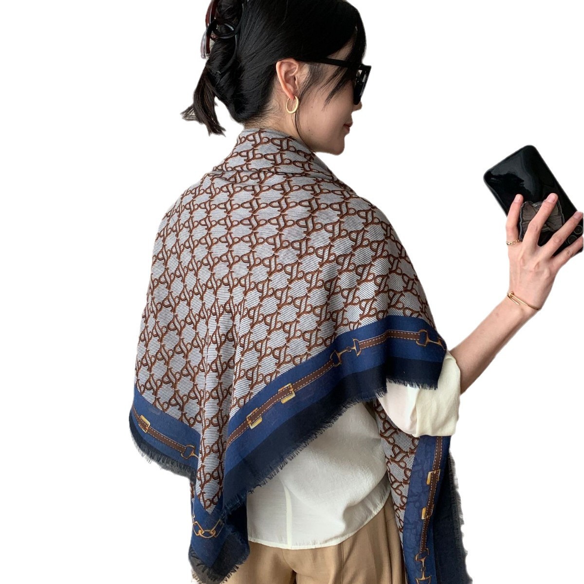 Nuevo estilo coreano de cuatro lados de bufandas de barba de moda universal chal de protección solar otoño y invierno exterior con toallas grandes 130cm