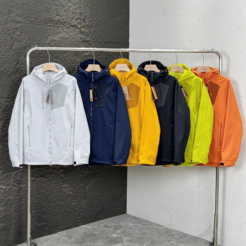 Affordable outdoor urban commuting thermal insulated hooded softshell jacket for fall and winter, unisex