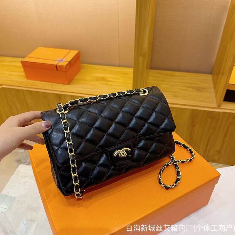 Cross-Border Rhombus Chain Bags Small Square Bag for Women 2026 New Fashion Versatile Texture Large Capacity Shoulder Crossbody Bag Cross-Border Rhombus Chain Bags Small Square Bag for Women 2026 New Fashion Versatile Texture Large Capacity Shoulder Crossbody Bag