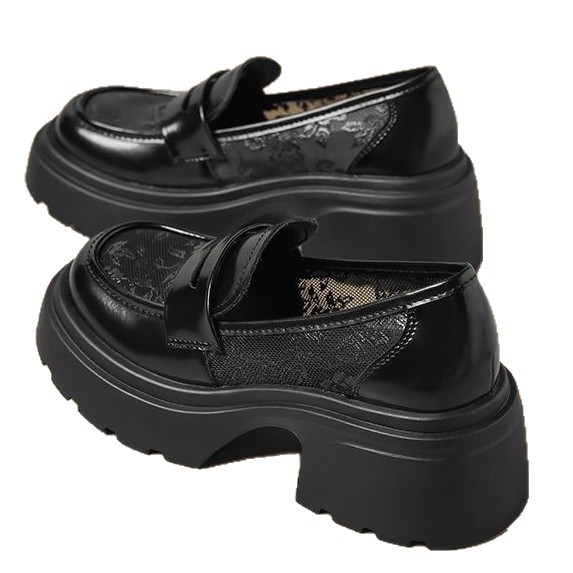 2026 nuevo verano transpirable red de cabeza redonda malla un solo zapato de zapato británico aumento de altura negro versátil zapatos de cuero pequeños