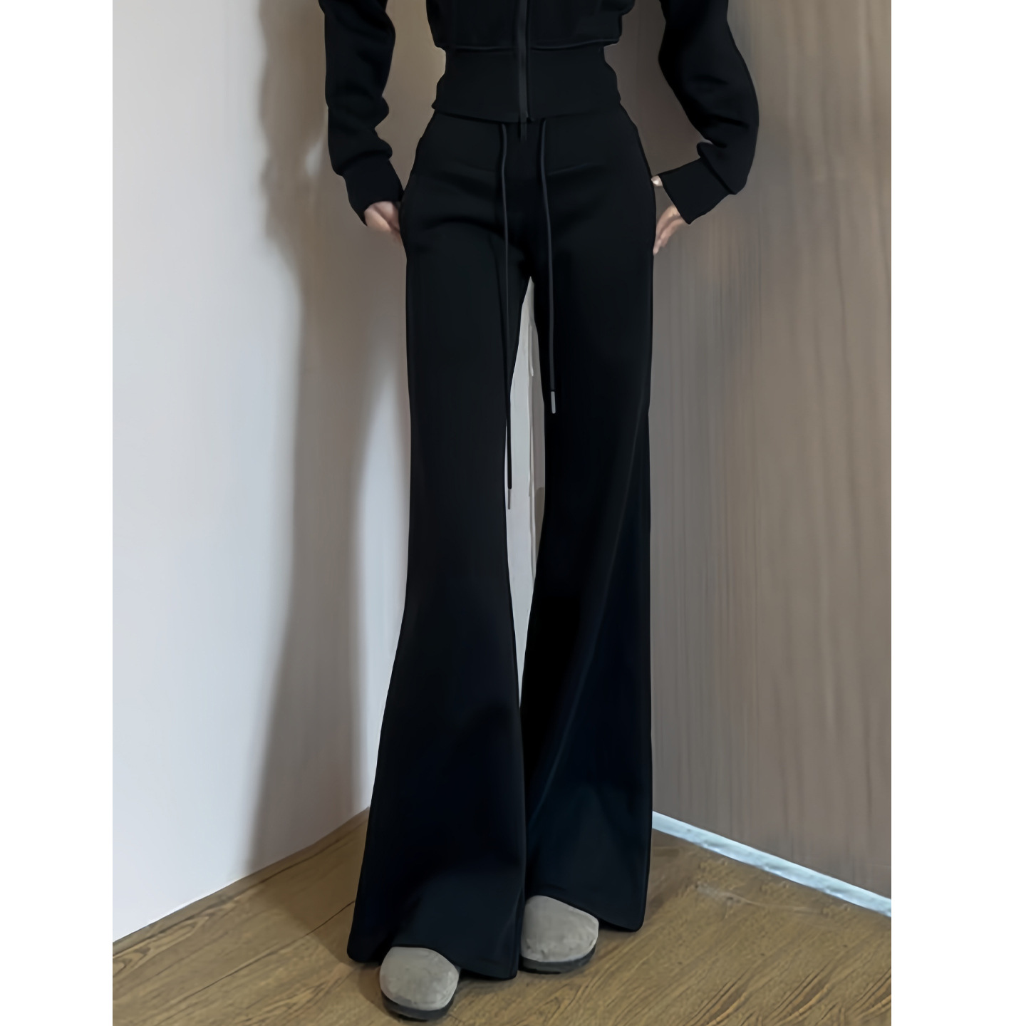 Black Flared Sweatpants for Women, Autumn 2025 New High-Waisted Slimming Fleece-Lined Lulu Style Bell-Bottom Sweatpants