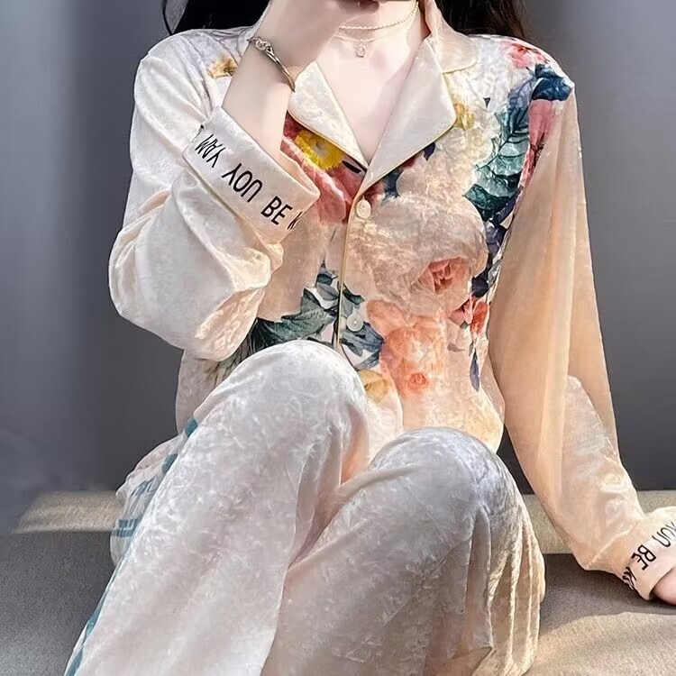 Live hot autumn and winter gold diamond velvet pajamas women's cardigan peony high-grade gold velvet warm home wear suit