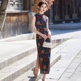 旗袍;马面裙;披肩