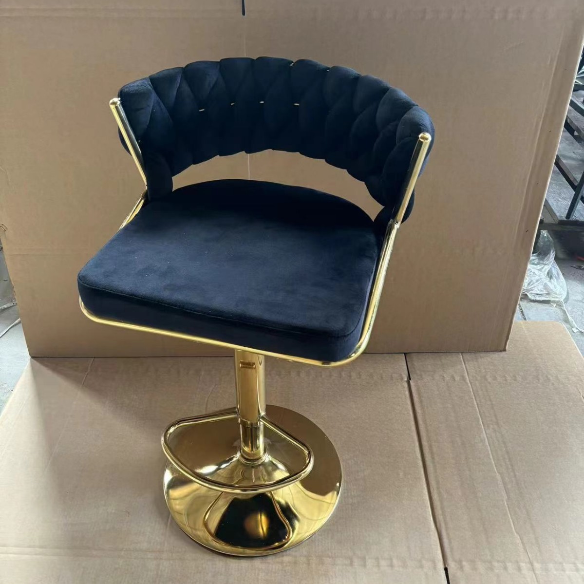 Fabricante personalizado silla de bar de lujo ligera elevación giratoria respaldo casero isla silla de bar taburete alto
