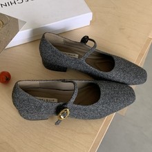 现货法式一字带扣粗跟单鞋女2025新款百搭配裙子方头复古玛丽珍鞋