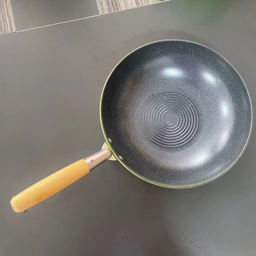나무 손잡이 wok 붙지 않는 wok 적은 기름 wok 폴리 에너지 링 wok