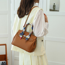 ���Q�¿�Ůʿ�����r����֦�y�����K����|�д������μ�б���bags