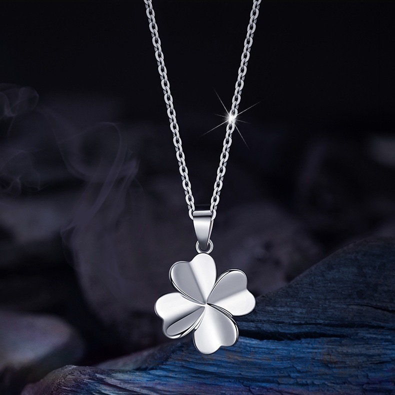 Four-leaf Clover Necklace Women Simple Lucky Grass Pendant Light Luxury Niche Cold Style All-match Clavicle Chain Jewelry Wholesale