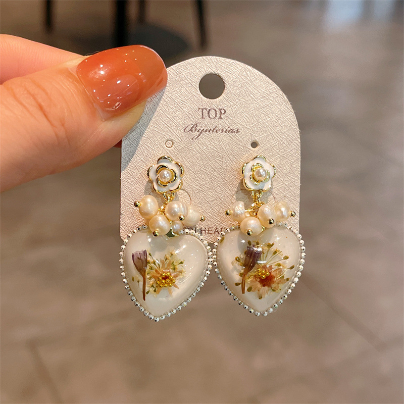 13g Weight 925 Sterling Silver Ear Needle Material 1 Pair Simple Style Classic Style Heart Shape Inlay Resin Freshwater Pearl Copper Pearl Drop Earrings