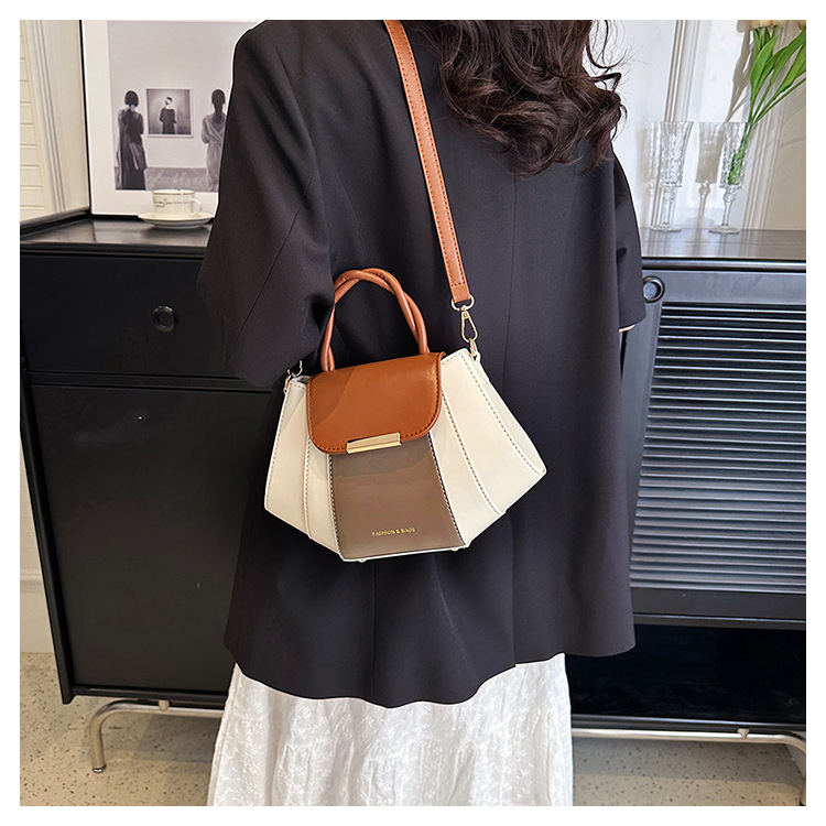 577g Weight Polyester Lining Material Zipper Closure Type Single Shoulder Strap Strap Type Crossbody Bag Bags Type Casual, Daily Occasion Pu Leather Material Color Block Pattern All Seasons Season Women's Gender Streetwear Style Square Shape Medium Size Women's Medium Pu Leather Color Block Streetwear Square Zipper Crossbody Bag 4