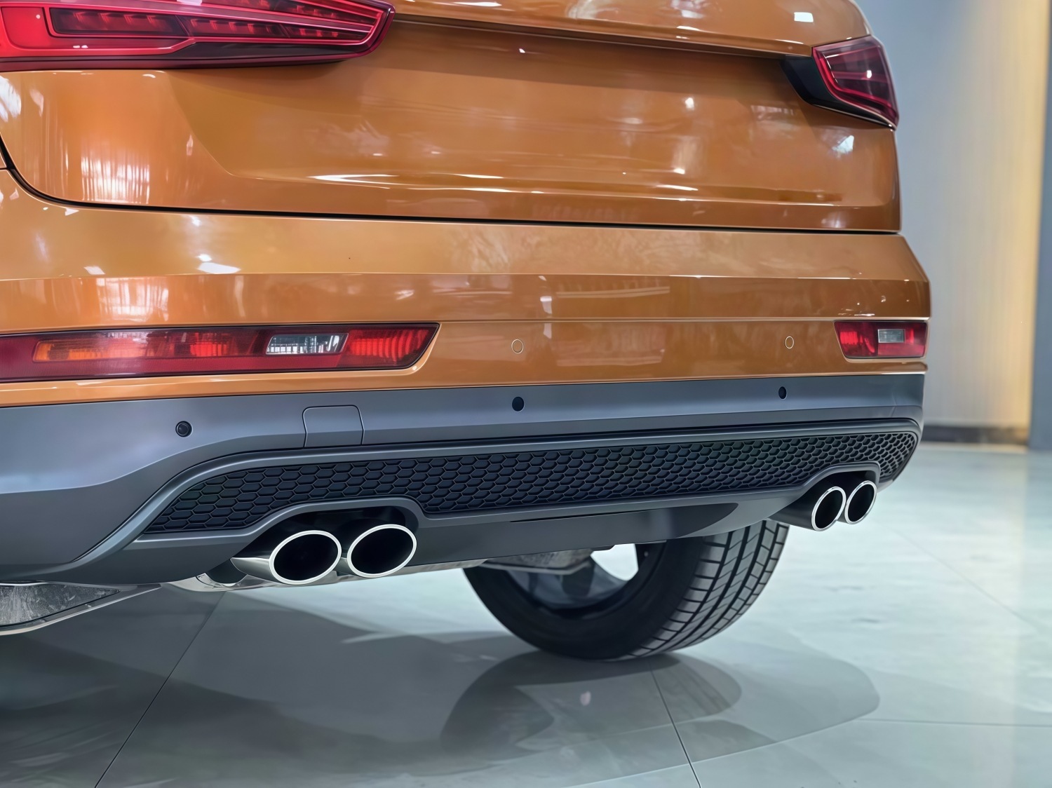 Suitable for Audi Q3 models from 2012-2015, this is an RS Q3-style front bumper, front grille, and front fascia kit