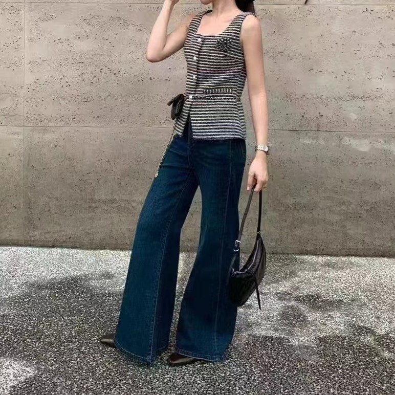 Demi-season green elastic jeans