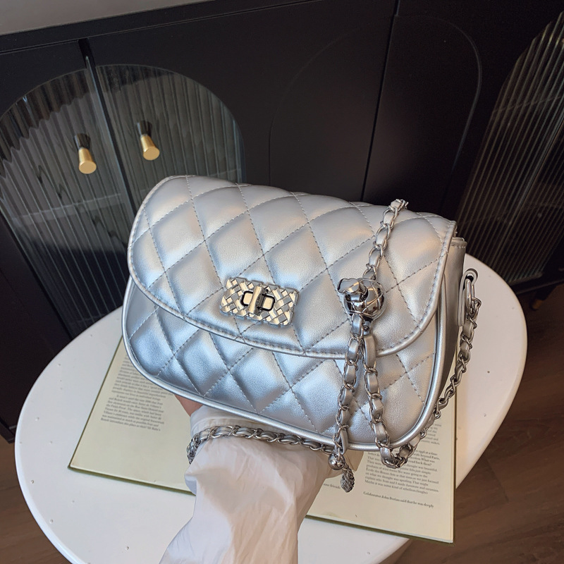 Bolso de cadena popular de este año 2025 verano nuevo bolso femenino moda pequeño fragante bolso de hombro con hilo bordado de diamantes bolso de mensajero