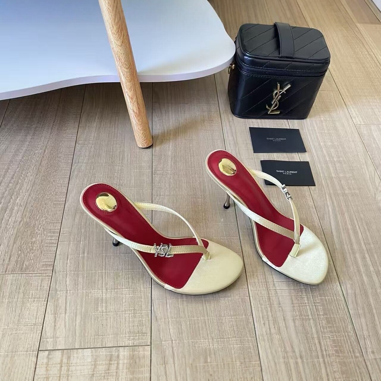 Summer new color-blocked thong high-heeled sandals for women, with thin heels and square toe, fashionable and versatile for outdoor wear