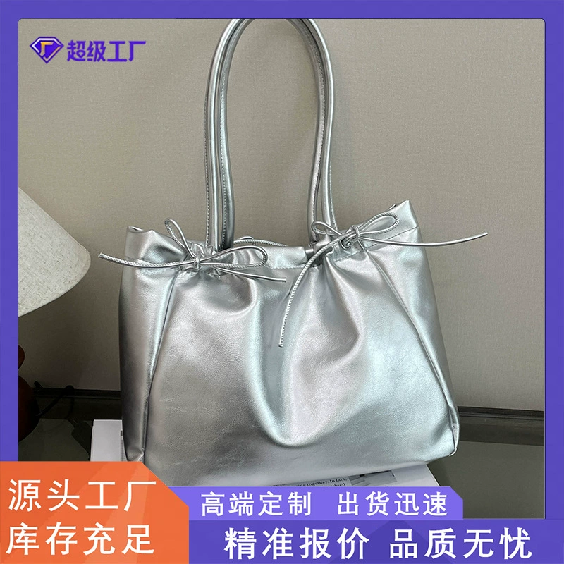 Сумка большой емкости женская сумка 2025 новый нишевой дизайн тренд складка сумка на плечо модная сумка Тот