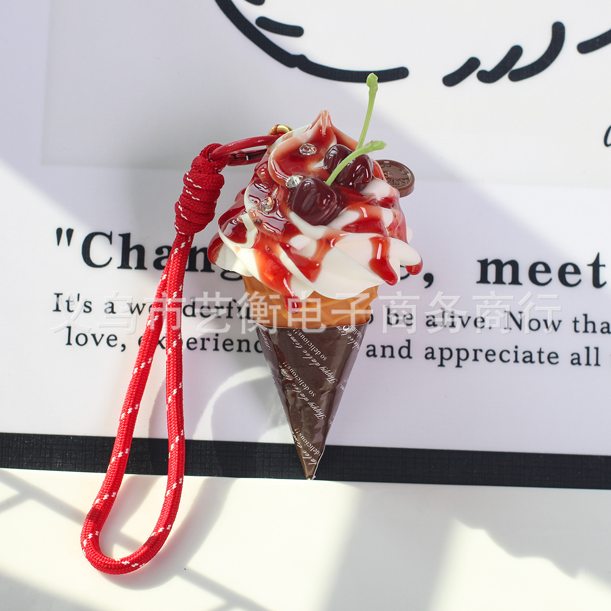 Simulación de colgantes de helado adorable red fruta torta modelo de decoración para el hogar accesorios de bolsas colgantes de automóviles
