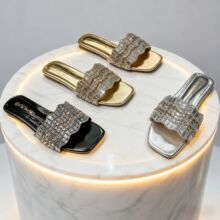 2025�ļ�ƽ��һ����ŮЬ�⴩�r��ˮ�lƽ�����m���^���޿羳Ů��