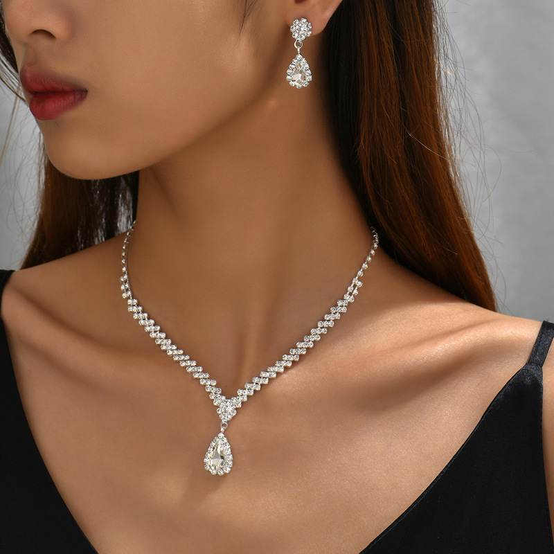 Bridal Jewelry suit Bracelet Cross-border Explosions Necklace Earrings Wedding Women Evening Dress Accessories Two-piece Set Bridal Jewelry suit Bracelet Cross-border Explosions Necklace Earrings Wedding Women Evening Dress Accessories Two-piece Set