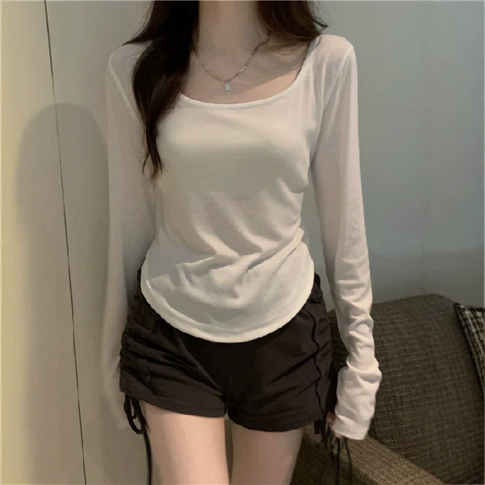 Short long-sleeve top for women, suitable for autumn, slim fit, can be worn alone or as a base layer, Korean style, stylish and slimming thin T-shirt