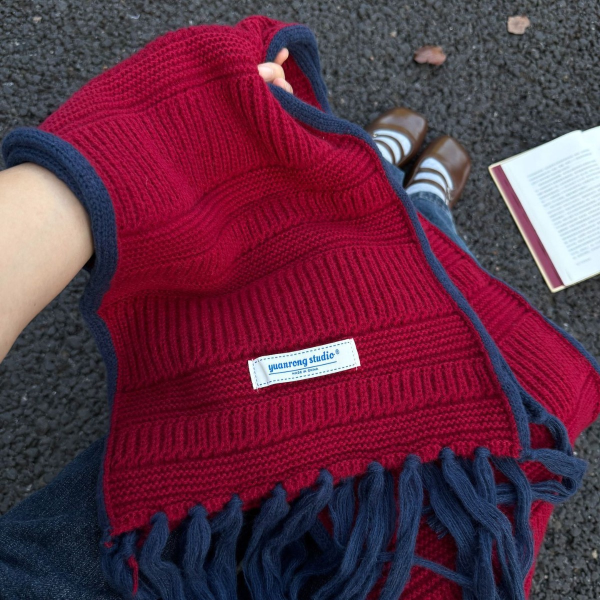 Korean Order 2026 Autumn and Winter New Style White-Enhancing Red Tassel Knitted Scarf for Women, Versatile and High-End Neck Scarf Shawl