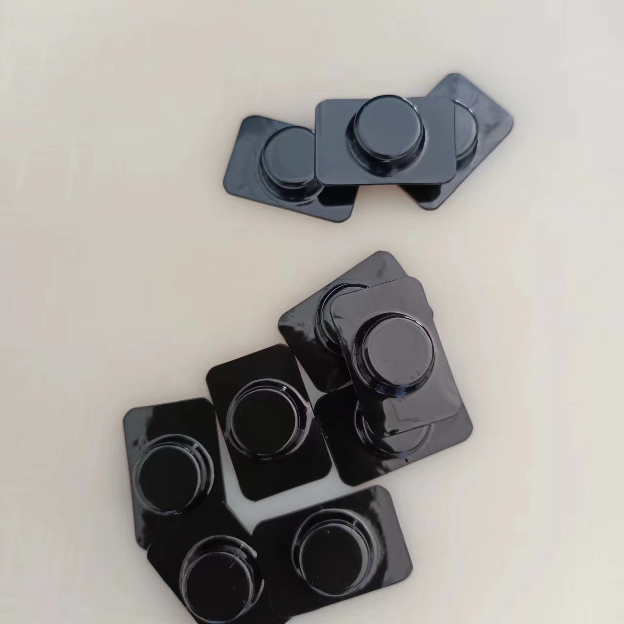 厂家供应抽拉盒防儿童锁按扣塑料扣CBD包装盒按键精品盒塑料扣