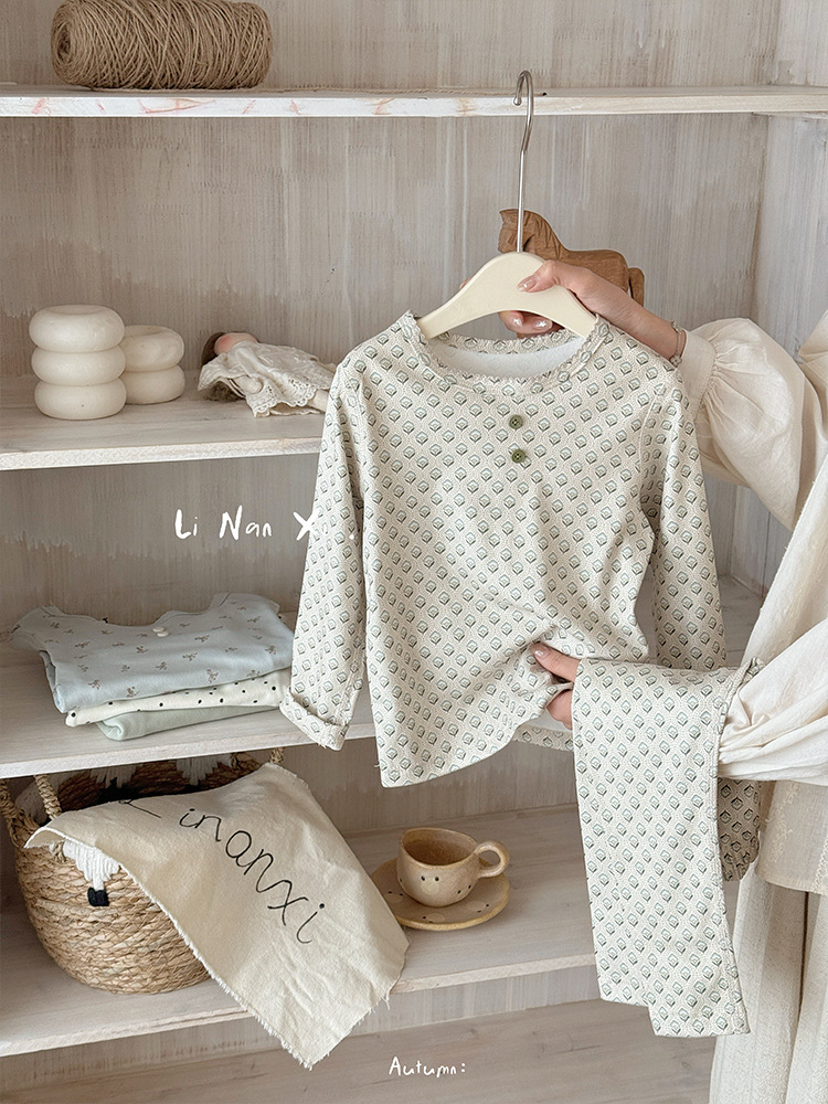 Fan-shaped flower vertical