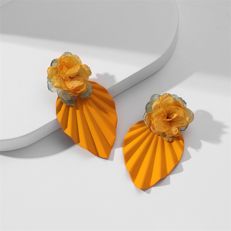 Fashion Flower Alloy Cloth Stoving Varnish Women's Earrings 1 Pair display picture 3